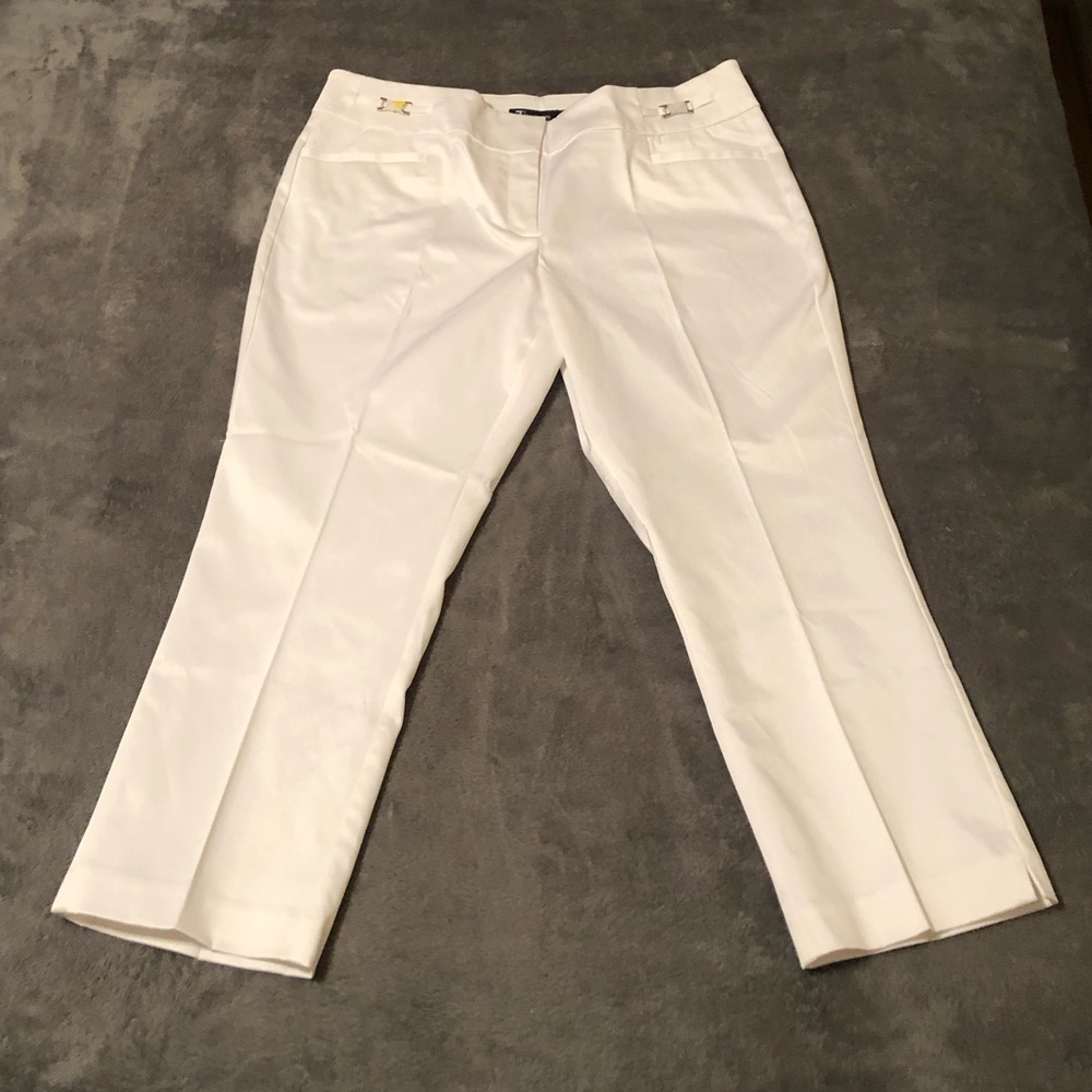 NY&Co White Slim Straight Crop Pants